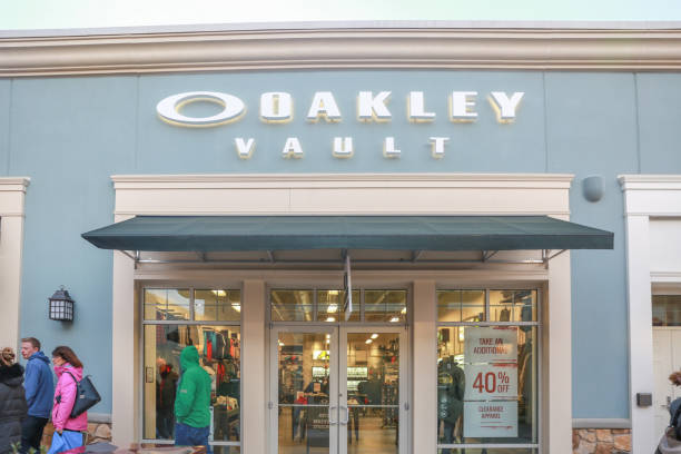 ニュージャージーのコンセントの位置にオークリー ボルト店 - oakley ストックフォトと画像