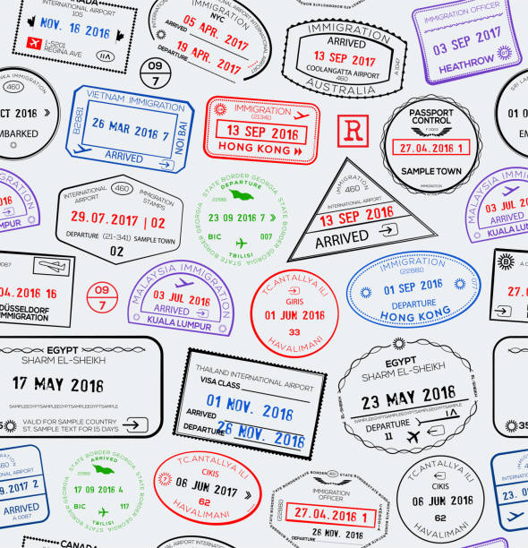 bezproblemowy wzór podróży z wizowymi znaczkami paszportowymi. ilustracja wektorowa - passport stamp passport rubber stamp travel stock illustrations