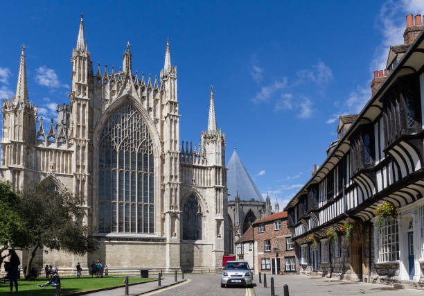 york minster great east window - york england england minster middle ages imagens e fotografias de stock