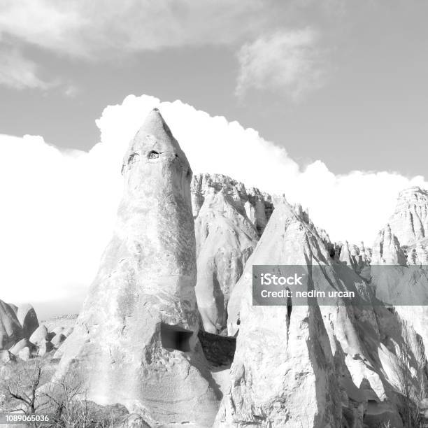 Fon Beyaz Kapadokya Stock Photo - Download Image Now - Asia, Black And White, Cappadocia