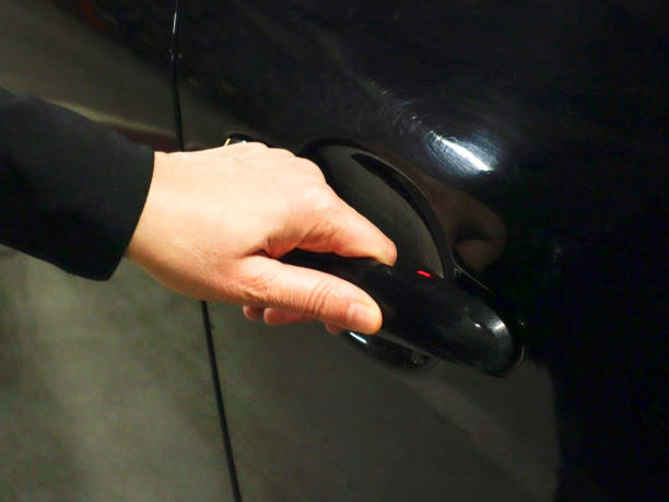 istock Woman opening her car 1089087578