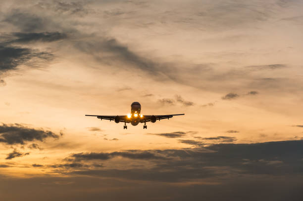 istock The plane is landing 1089135650