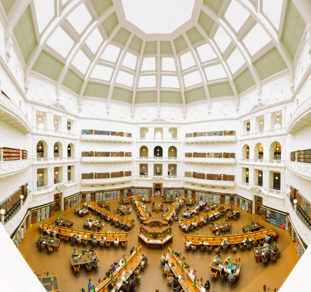 inside the main dome of the victorian state library. - victoria state imagens e fotografias de stock