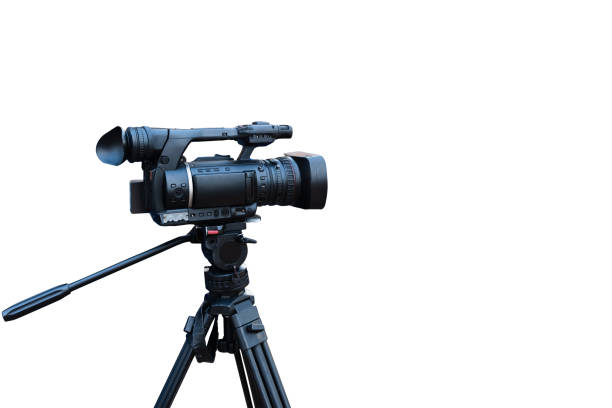 câmara de vídeo profissional isolada no branco com traçado de recorte - câmera de televisão - fotografias e filmes do acervo