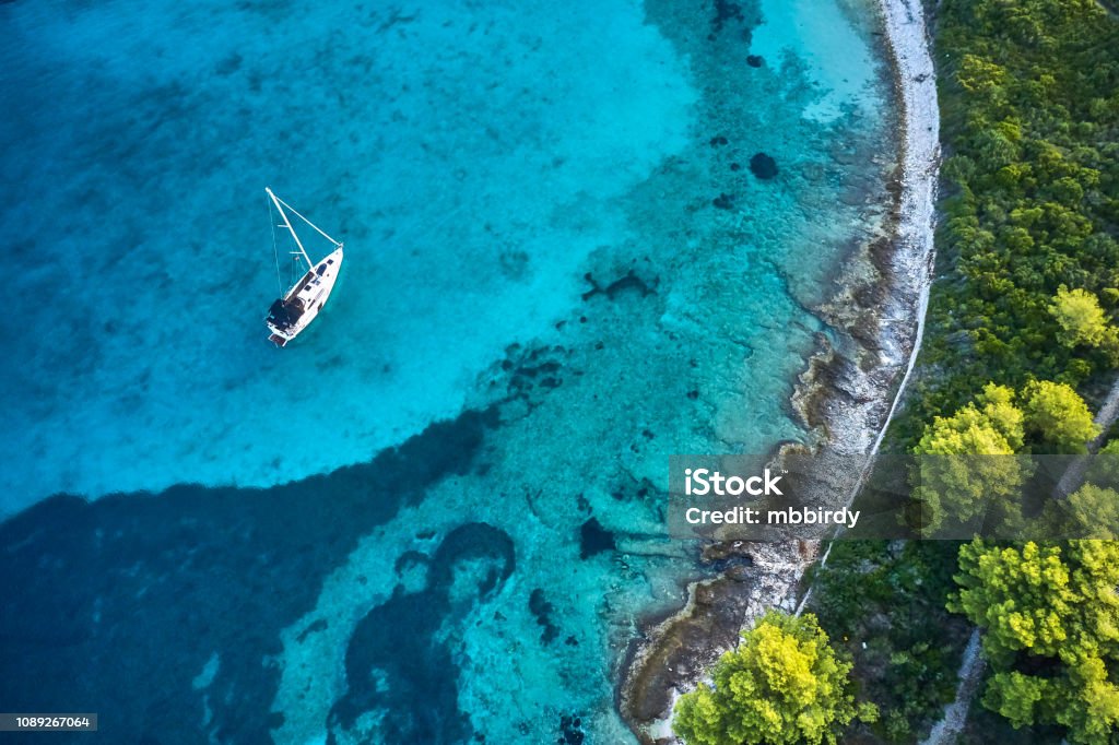 Bağlantılı Yelkenli, dron görünümünden - Royalty-free Hırvatistan Stok görsel