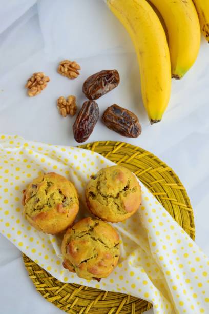 istock Date banana walnut muffins 1089305540