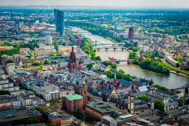 istock Areal view over Frankfurt 1089305776