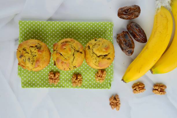 istock Date banana walnut muffins 1089305882
