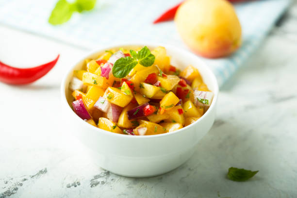 salsa de frutas - chili food bowl ready to eat fotografías e imágenes de stock
