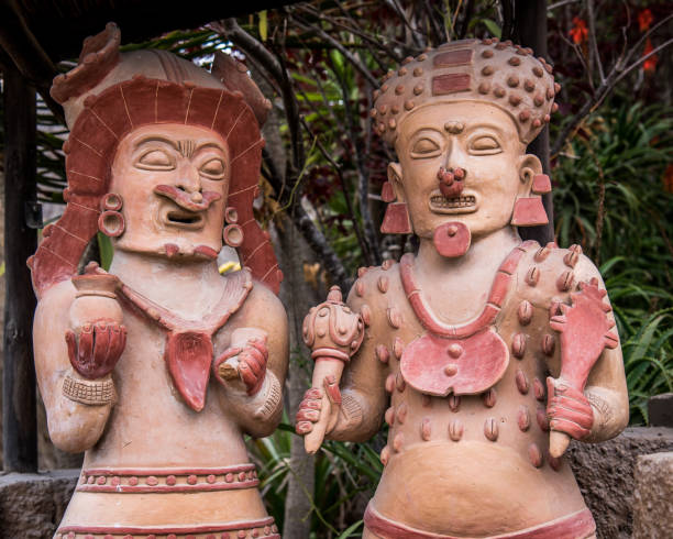 istock Terra cotta figurines in Ecuador 1089361568