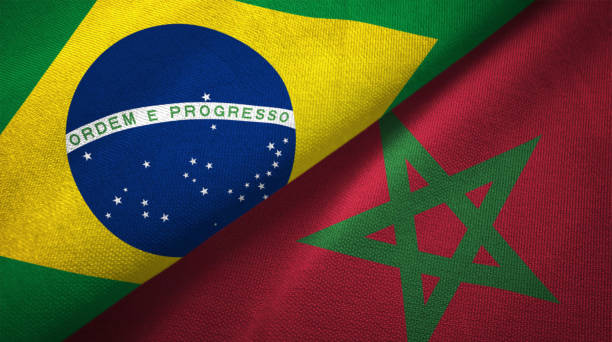 marokko en brazilië twee vlaggen samen realations textiel doek stof textuur - morocco brazil stockfoto's en -beelden