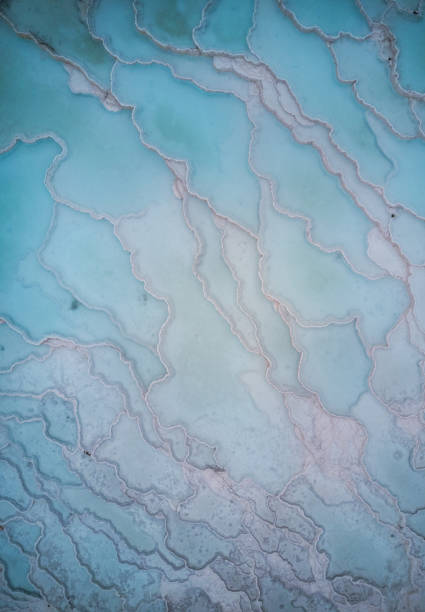 위에서 파묵칼레 감상할 보기 - pamukkale swimming pool photographing beauty in nature 뉴스 사진 이미지