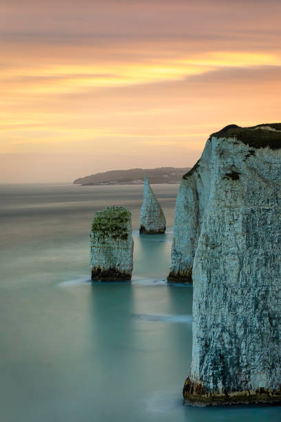 The stacks near Old Harry Rocks, the eastern end of the Jurassic Coast. Ballard Point. North Sea.England Long exposure photography old harry rocks stock pictures, royalty-free photos & images