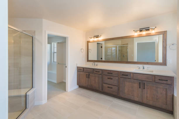 istock Modern Farmhouse Bathroom 1089470916