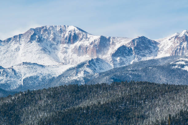 istock Winter Receding on Pikes Peak 1089479878