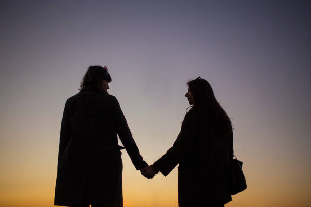 istock silhouette valentine lesbian 1089494296