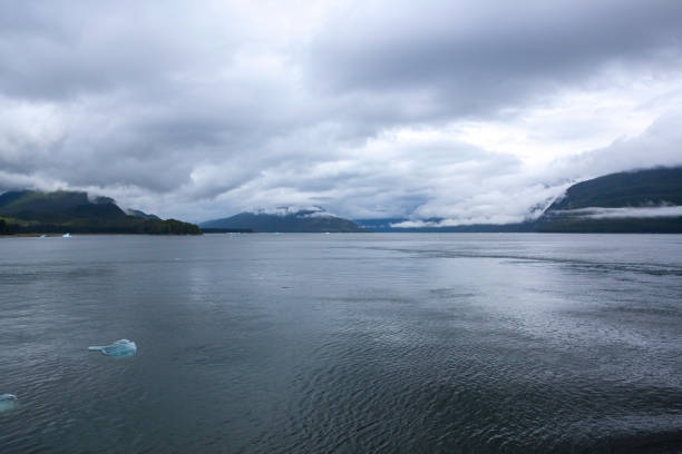 istock Alskan Coastline From the Water 1089499164