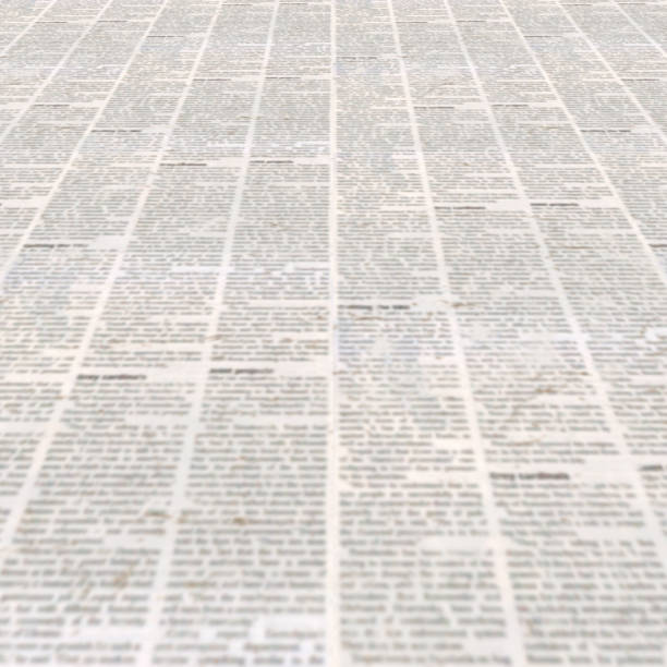 газета со старым винтажным нечитаемым фоном текстуры бумаги - daily newspaper стоковые фото и изображения