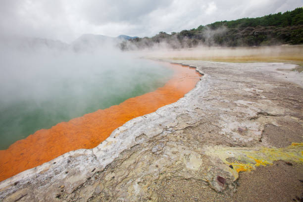 istock Wai-o-tapu Hot Springs 1089525294