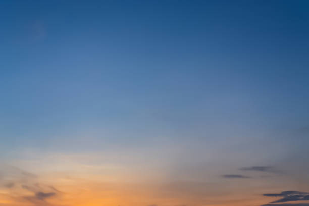 istock Bit byte who change the business world through the sun. 1089601498