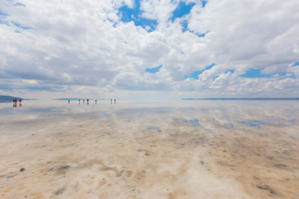 istock Turkey, Salt Lake, Salt, Cloud and Sky 1089718078