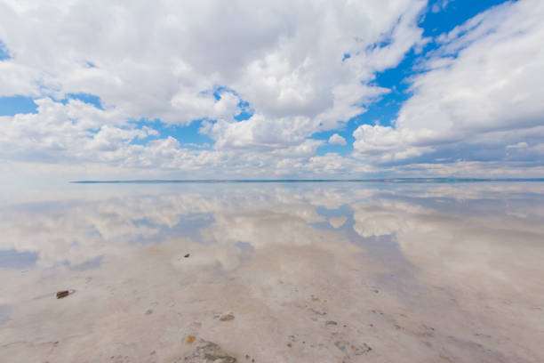 istock Turkey, Salt Lake, Salt, Cloud and Sky 1089718428