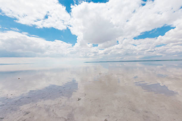 istock Turkey, Salt Lake, Salt, Cloud and Sky 1089722266