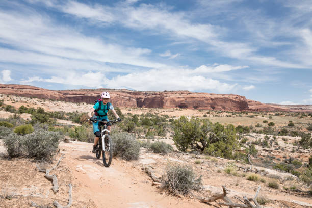 istock Scenic Mountaibiking at Navajo Rocks Trails, Utah. 1089736732
