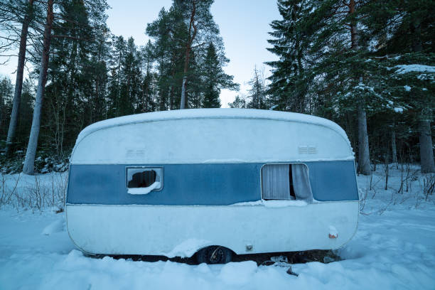 istock Rundown Camper Trailer in Winter 1089739626