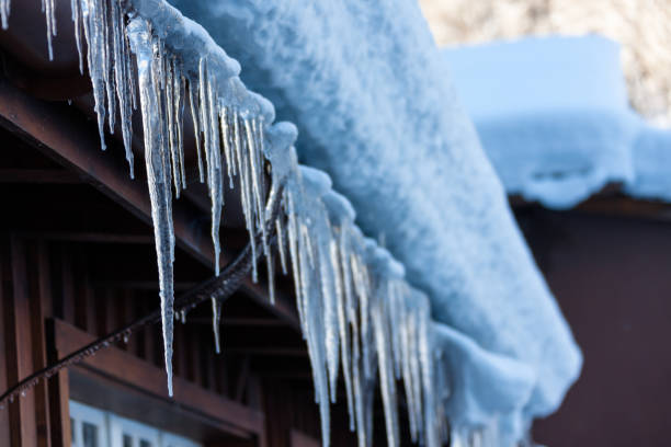 istock the cold icicles of Switzerland 1089740576