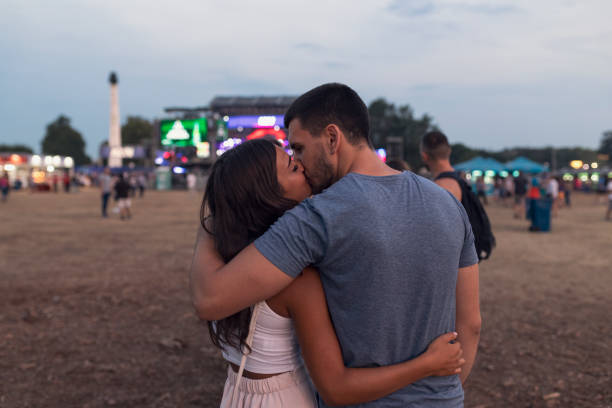 istock There's magic in that first kiss 1089751232
