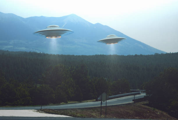 objeto voador não identificado abdução alienígena ufo - ufology - fotografias e filmes do acervo
