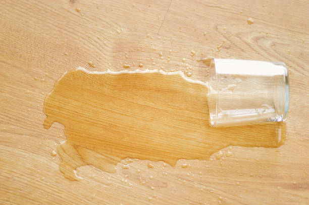 istock I dropped the glass on the floor 1089767840