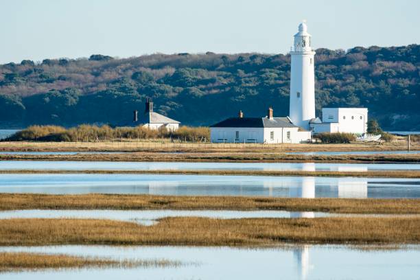 farol em keyhaven - hampshire - fotografias e filmes do acervo