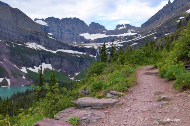 istock Trail to Grinnell Glacier 1089839900