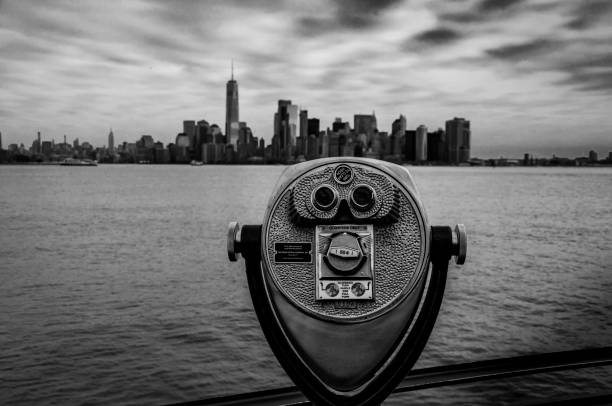 istock Skyline New-York and Hudson river view binoculars 1089853362