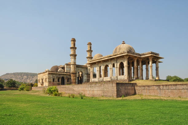istock Kevda Masjid at Champaner, Pavagadh Archeological Park 1089976678