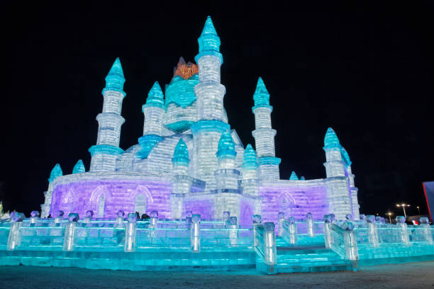 얼음 및 눈 세계, 하얼빈, 중국 - ice sculpture built structure snow ice 뉴스 사진 이미지