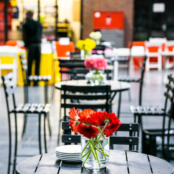 istock Indoor cafeteria coffee shop 1090036596