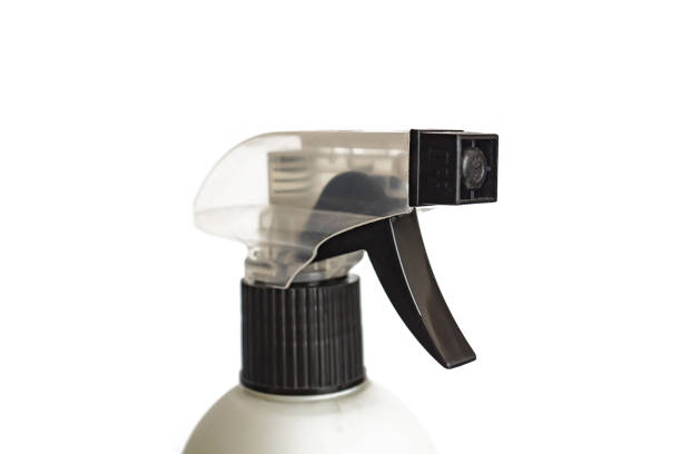 istock Spray pulverizer bottle isolated on a white background 1090074102