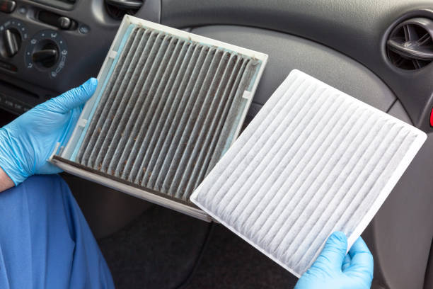 istock Dirty and clean cabin pollen air filter for a car 1090105496
