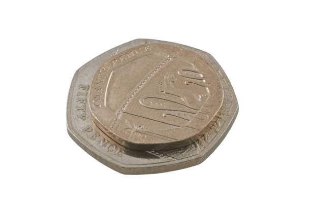 돈 - fifty pence coin coin british coin number 50 뉴스 사진 이미지