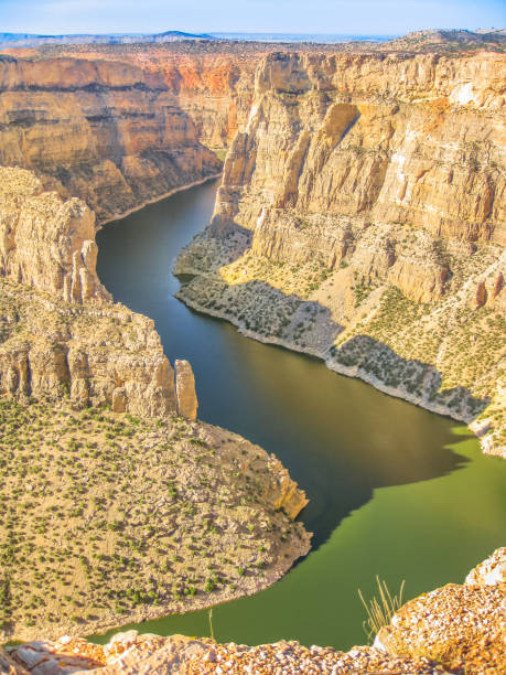 teufel canyon overlook - majestic mountain river horseshoe bend stock-fotos und bilder