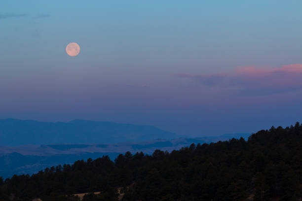 istock Blood of Christ Mountain Moonset 1090158016