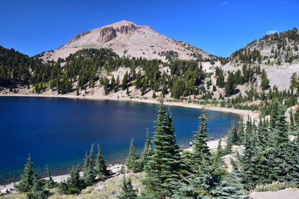 istock Lassen Volcanic National Park 1090211888