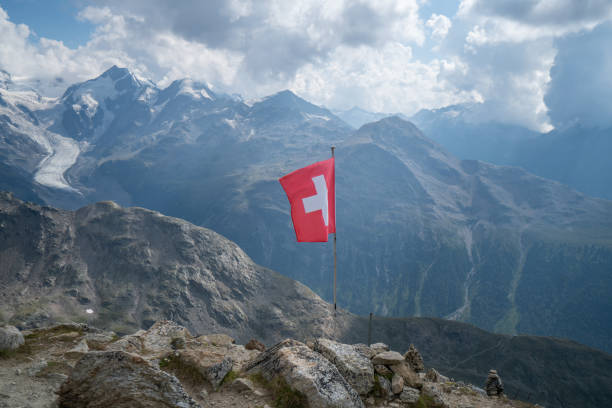 グラウビュンデン州カントンにスイス アルプスの美しい山の風景 - st moritz panoramic switzerland graubunden canton ストックフォトと画像