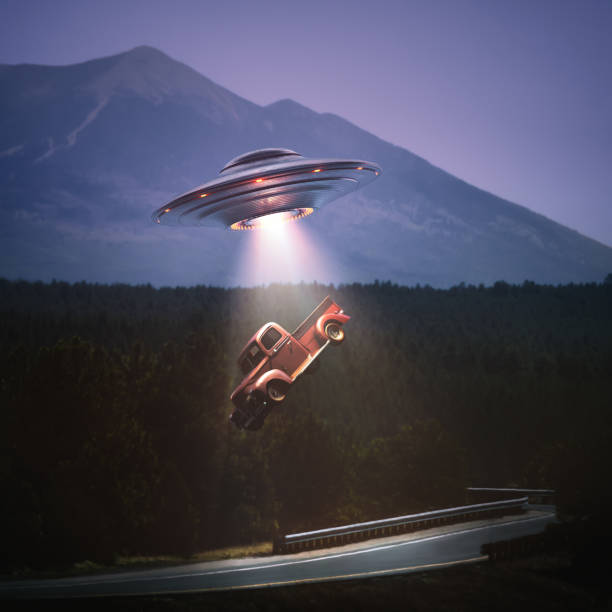 objeto voador não identificado de abdução alienígena caminho de recorte - ufology - fotografias e filmes do acervo