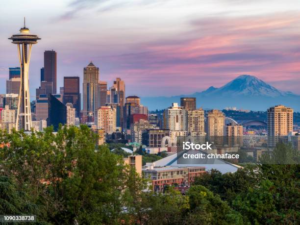 Usa Washington State Seattle Skyline And Mount Rainier Stock Photo - Download Image Now