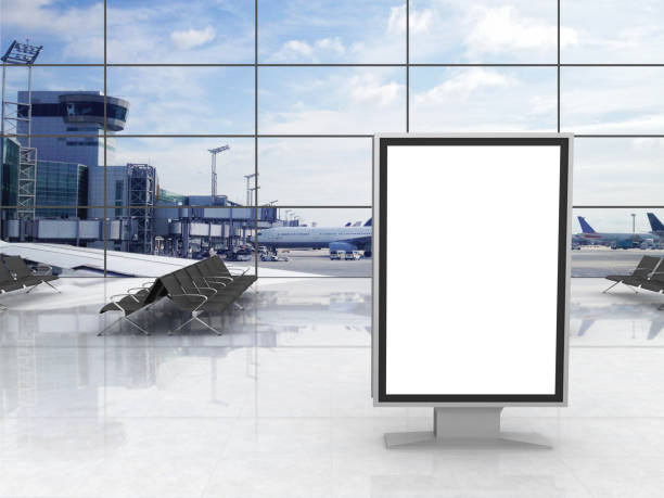 реклама рекламных щитов терминала аэропорта - lightbox airport airplane sign стоковые фото и изображения