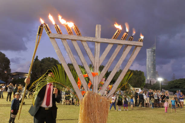 comunidade judaica celebra o festival de hanukkah - q1 - fotografias e filmes do acervo